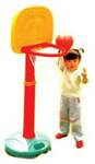 фото Детский игровой баскетбольный щит на стойке