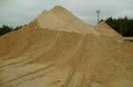 фото Осуществляем продажу песка с доставкой от 1 тонны.