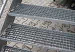 Фото №2 Лестничные ступени из нержавеющих сталей