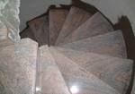 фото Облицовка лестницы гранитом красный гранит