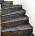 фото Лестница из камня серый лабрадорит