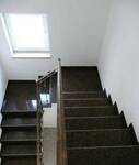 фото Каменная лестница, облицовка лестницы камнем черный гранит