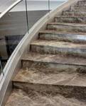 фото Лестница из камня коричневый мрамор