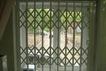 фото Раздвижные решетки на окна