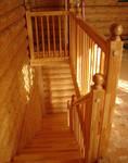фото Деревянные лестницы из массива под заказ