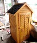 фото Деревянный туалет-домик
