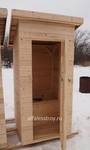 фото Дачный туалет деревянный простой с рундуком