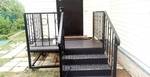 фото Крыльцо из металла, уличная лестница к дому.