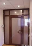 фото Двери алюминиевые коричневые 2490x1470