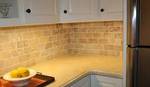 фото Каменная столешница для кухни желтый мрамор